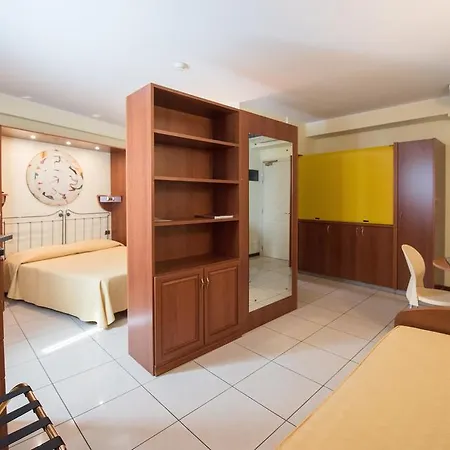 White Palace & Hotel 3*