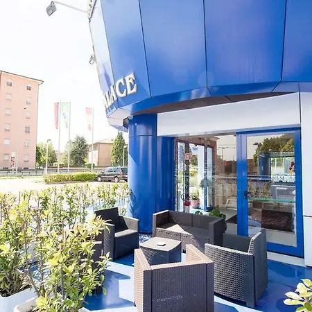 Hotel White Palace &