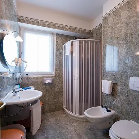 White Palace & Hotel 3*