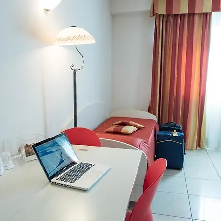 White Palace & Hotel 3*