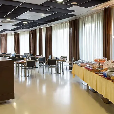 White Palace & Hotel Cento (Emilia-Romagna)