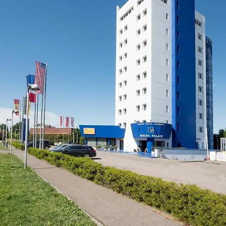 White Palace & Hotel