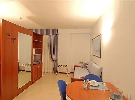 White Palace & Hotel 3*