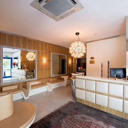 White Palace & 3* Cento (Emilia-Romagna)