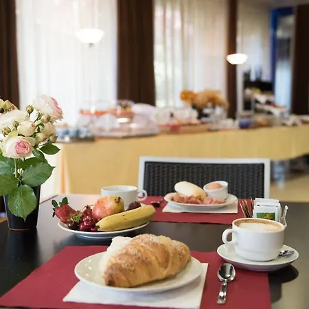 Hotel White Palace &